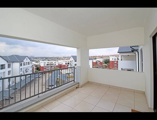1 BEDROOM APARTMENT FOR SALE IN GREENSTONE HILL
